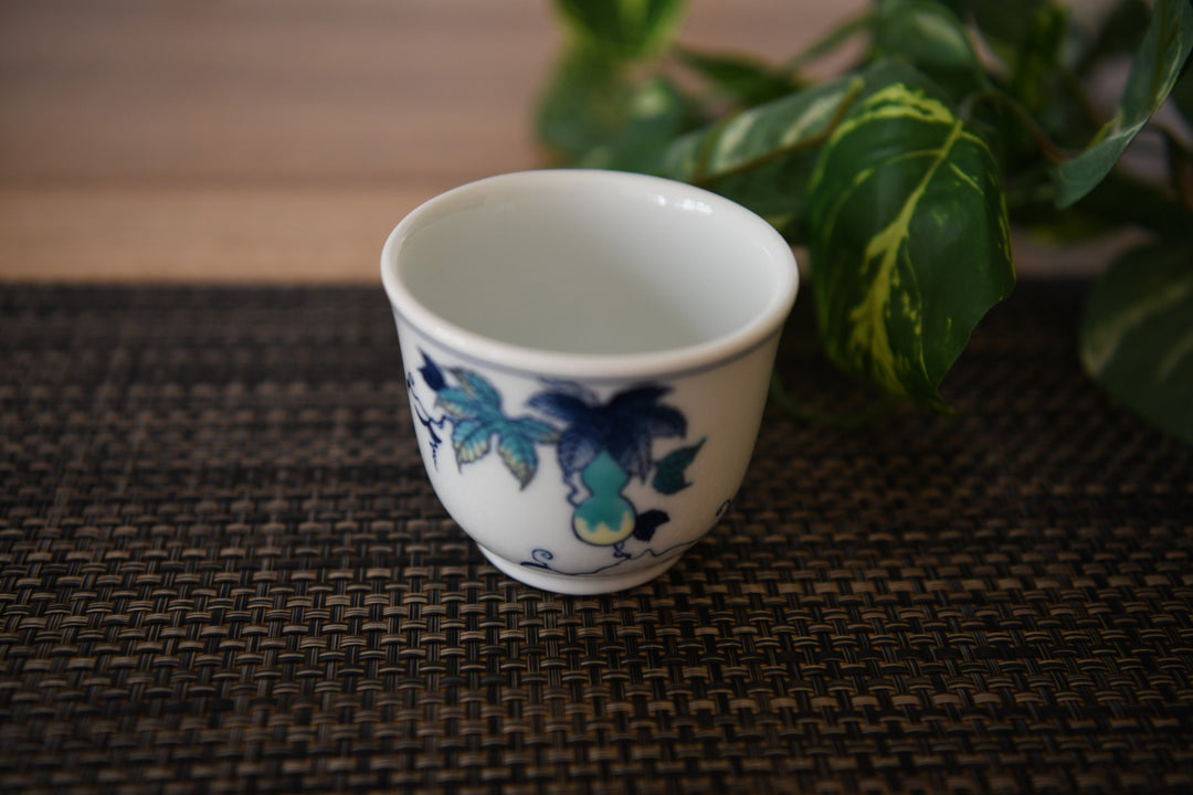 伊万里鍋島焼]瓢文湯呑 – BRAND JAPAN