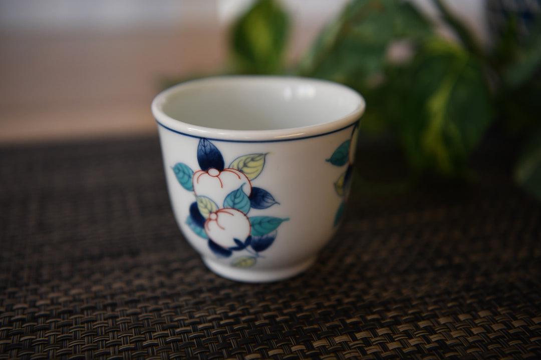伊万里鍋島焼]橘文湯呑 – BRAND JAPAN