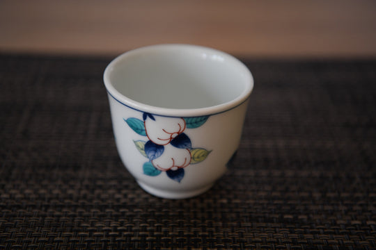伊万里鍋島焼]橘文湯呑 – BRAND JAPAN