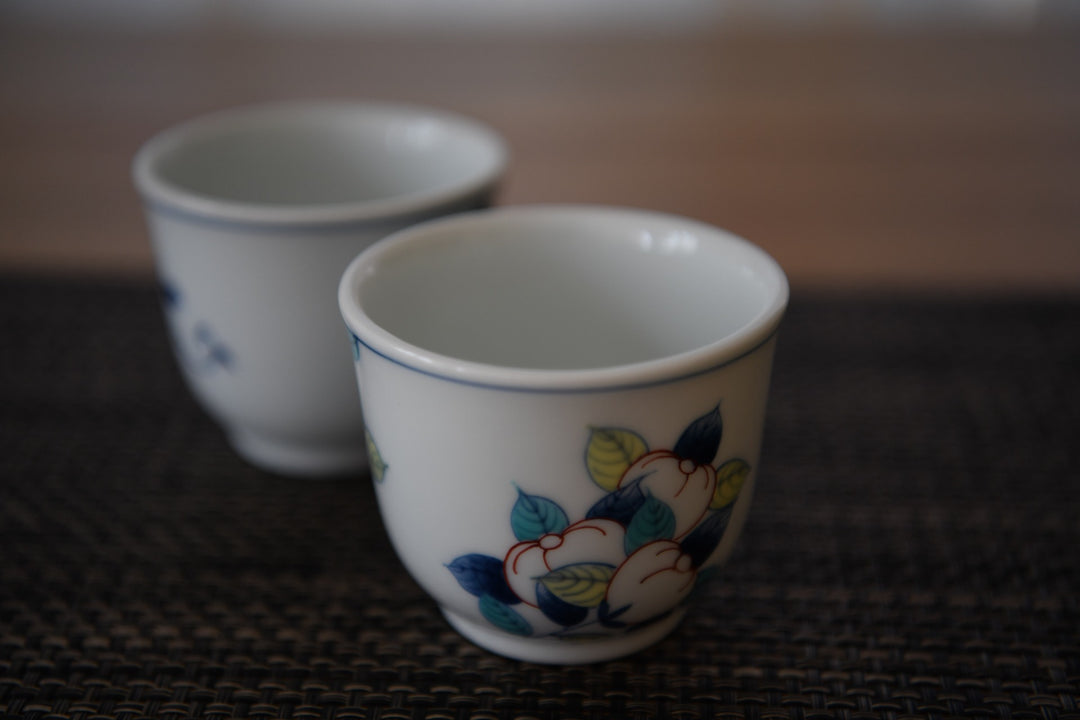 伊万里鍋島焼]橘文湯呑 – BRAND JAPAN